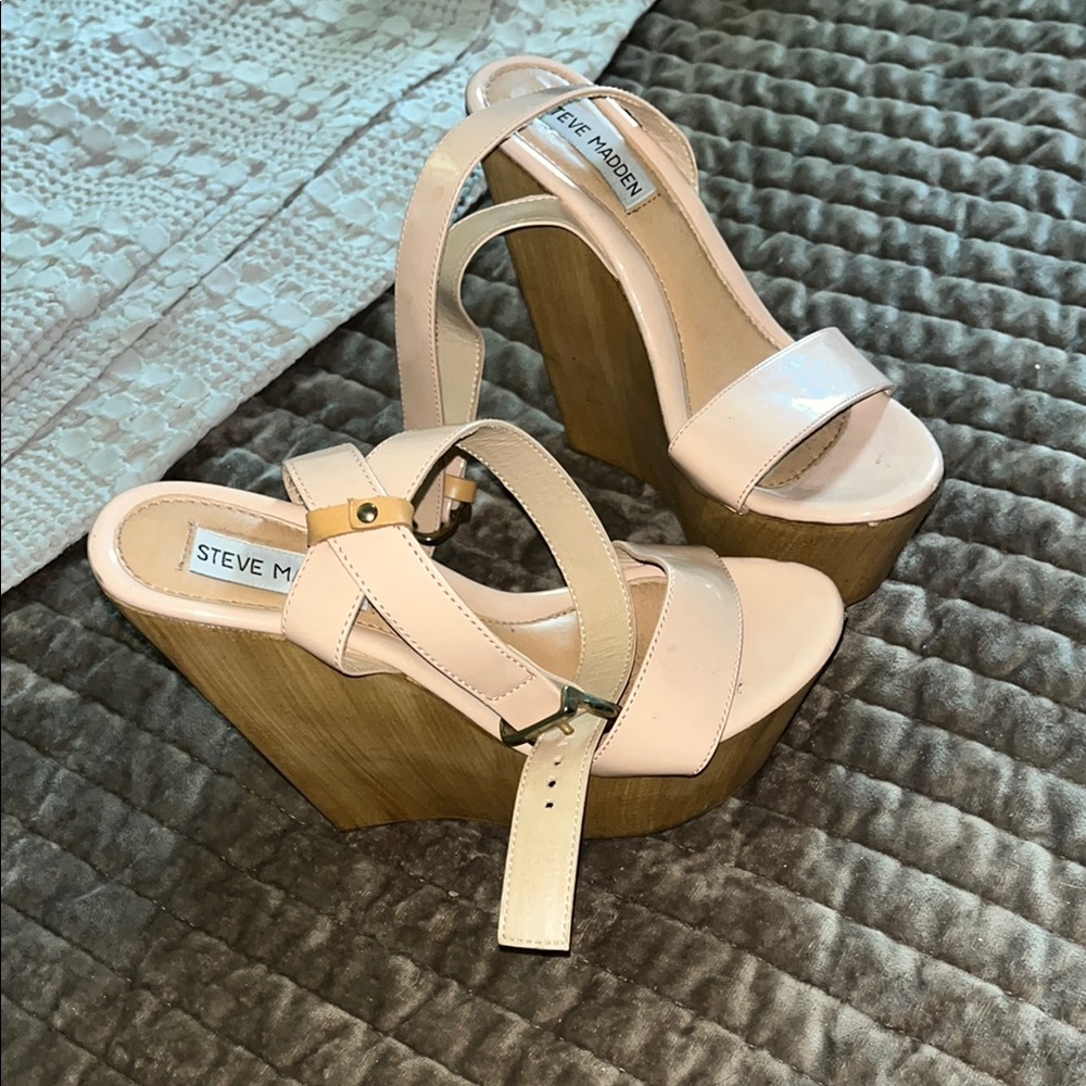 Steve Madden Tan and Cream Wedge Sandals